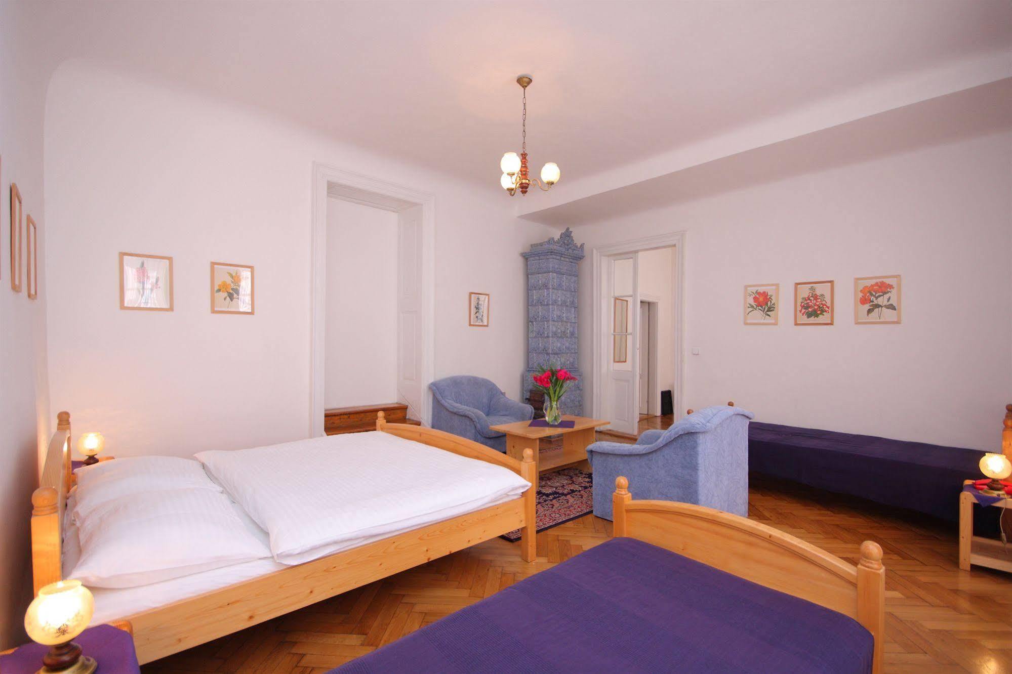 The Green Garland Pension Prague Exterior photo